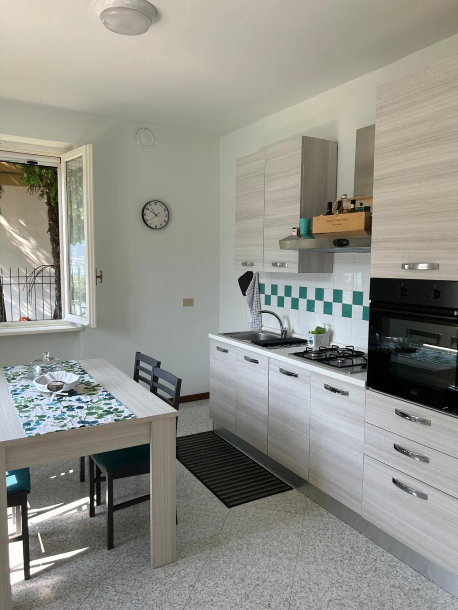 Sebino Holiday Home Monte Isola Esterno foto