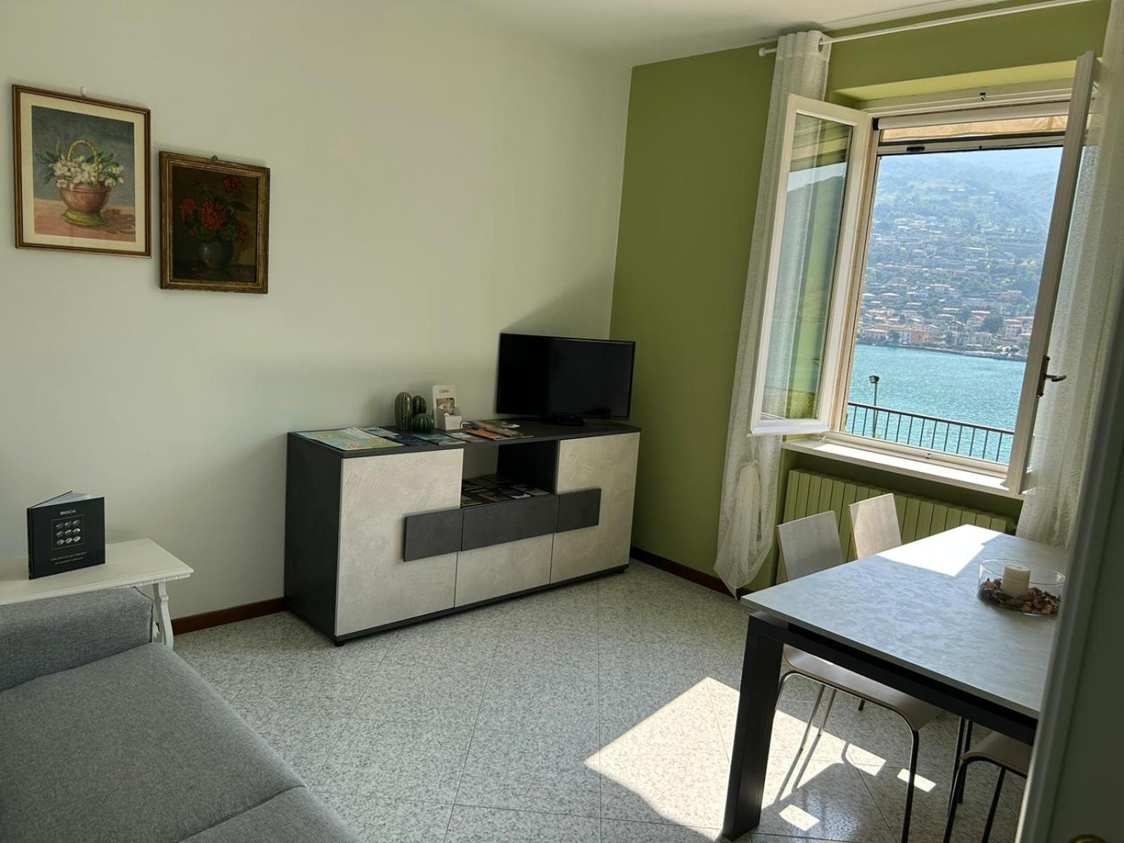Sebino Holiday Home Monte Isola Esterno foto