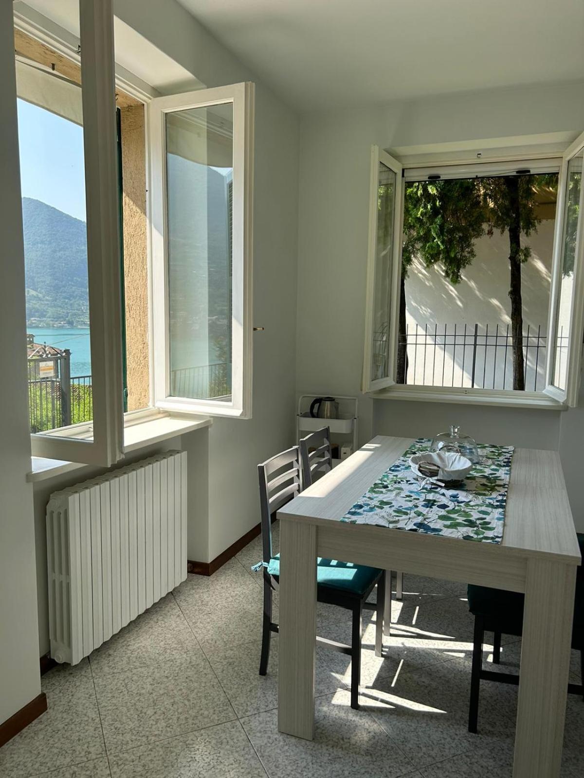 Sebino Holiday Home Monte Isola Esterno foto
